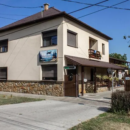 Franc Llagami - - 2 Hotell 3*