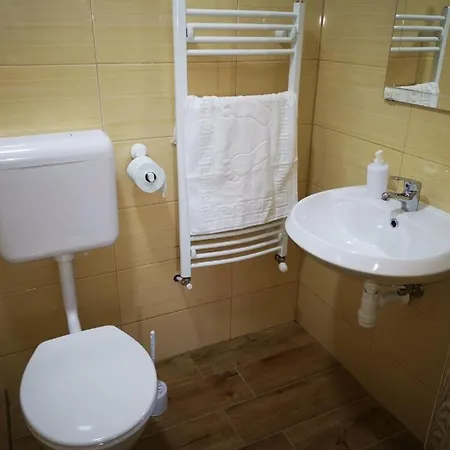 Franc Llagami - - 2 3* Vecsés