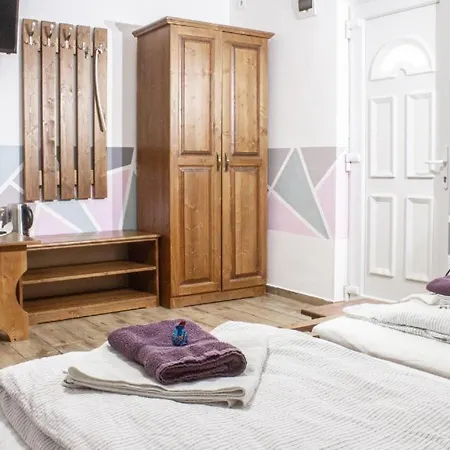 Franc Llagami - - 2 Hotell